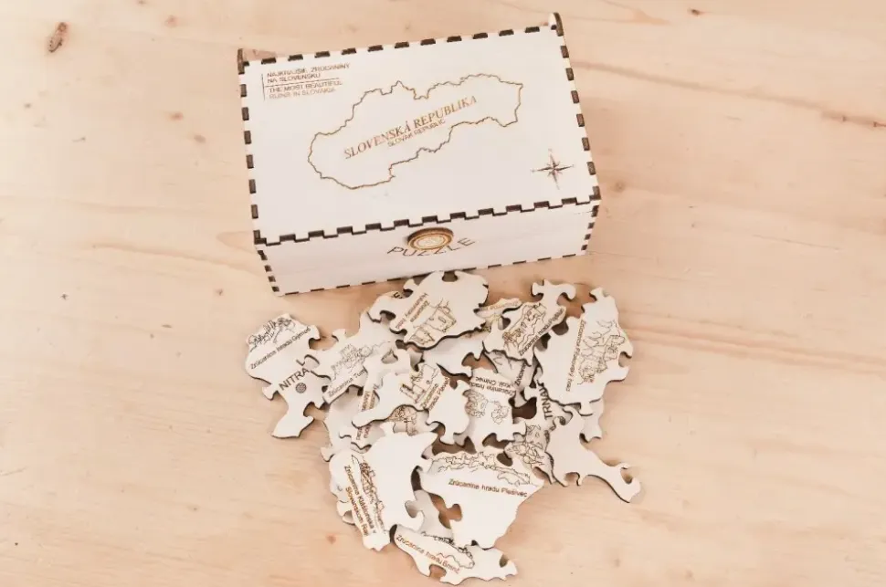 Puzzle Quebra-cabeça Zrúcaniny drevené em krabi膷ke