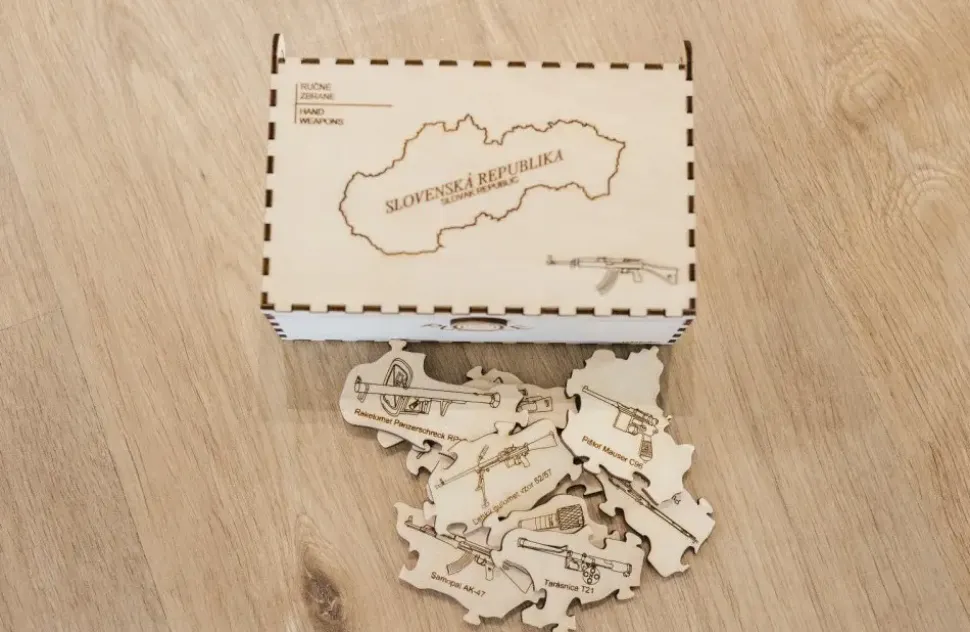 Puzzle Ru膷né zbrane drevené quebra-cabeça em krabi膷ke